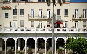 Palm Beach Hotel With Juliette Balconies! 2 Blocks From Beach! Historic Landmark